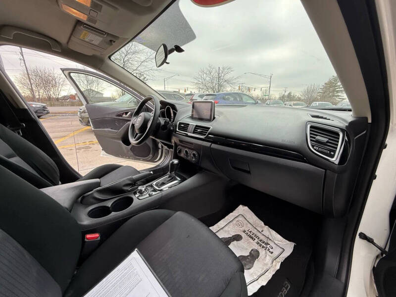 2015 Mazda MAZDA3 i Sport