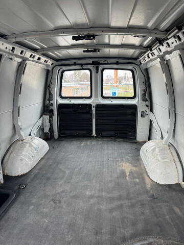 2017 GMC Savana 2500