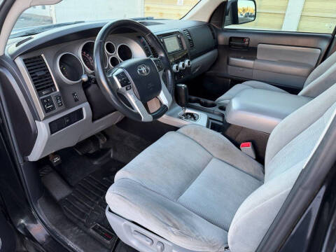 2016 Toyota Sequoia SR5