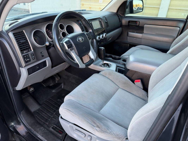 2016 Toyota Sequoia SR5