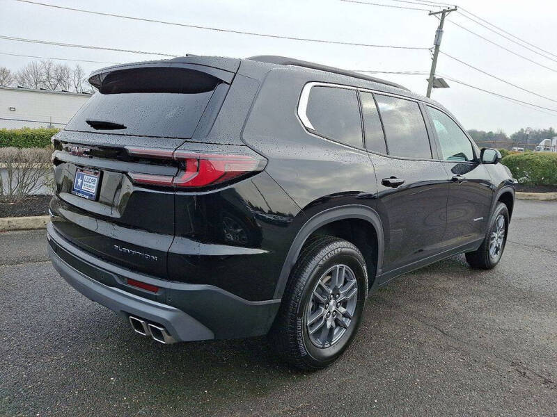 2025 GMC Acadia Elevation
