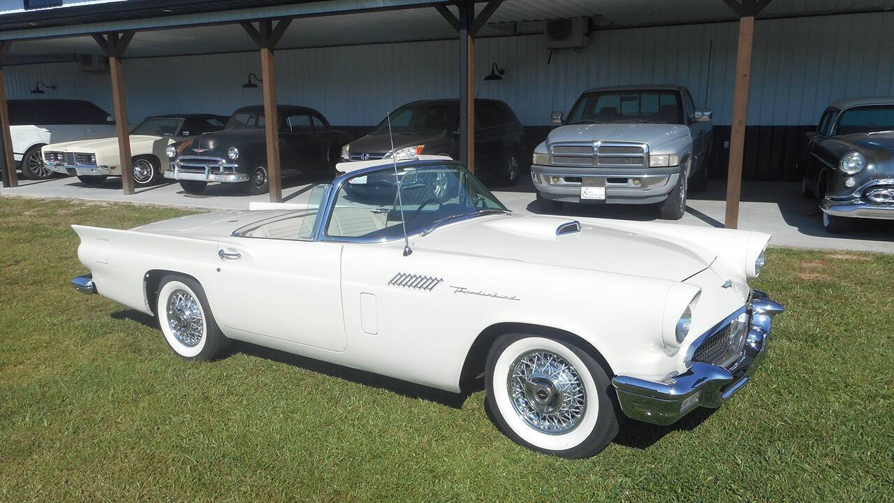 1957 Ford Thunderbird 1