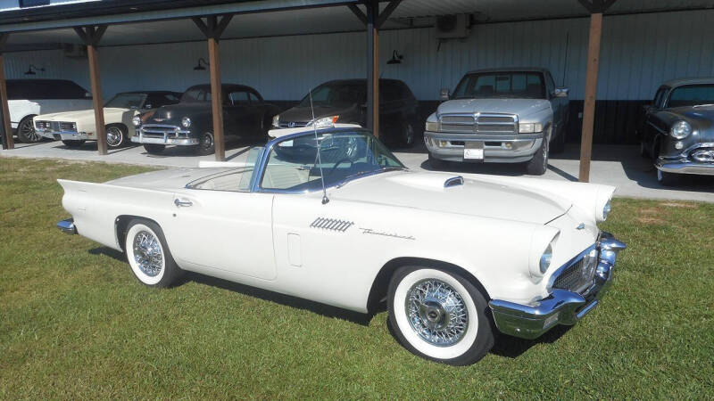 1957 Ford Thunderbird