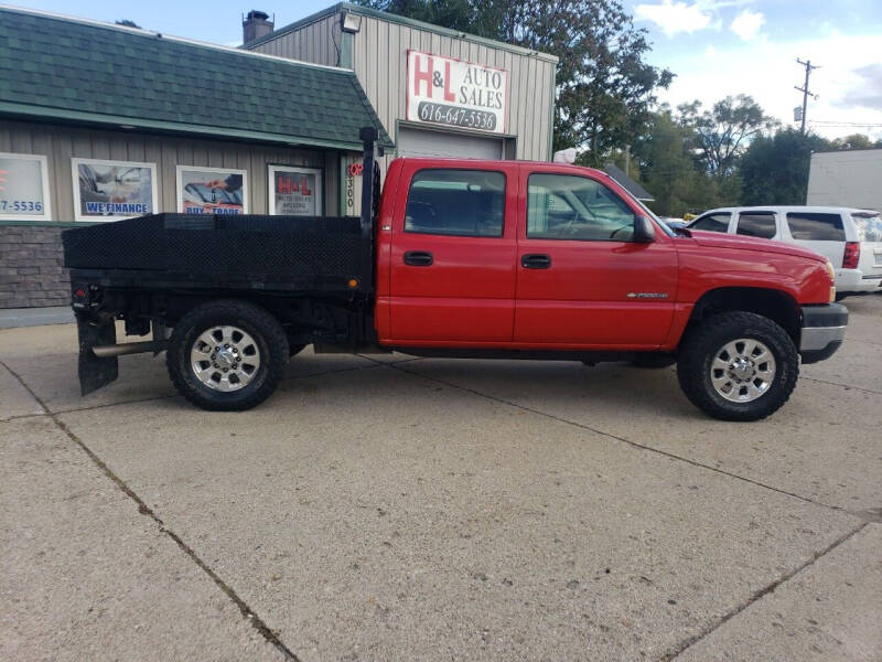 2007 Chevrolet Silverado 2500HD Classic for sale at H & L AUTO SALES LLC in Wyoming MI