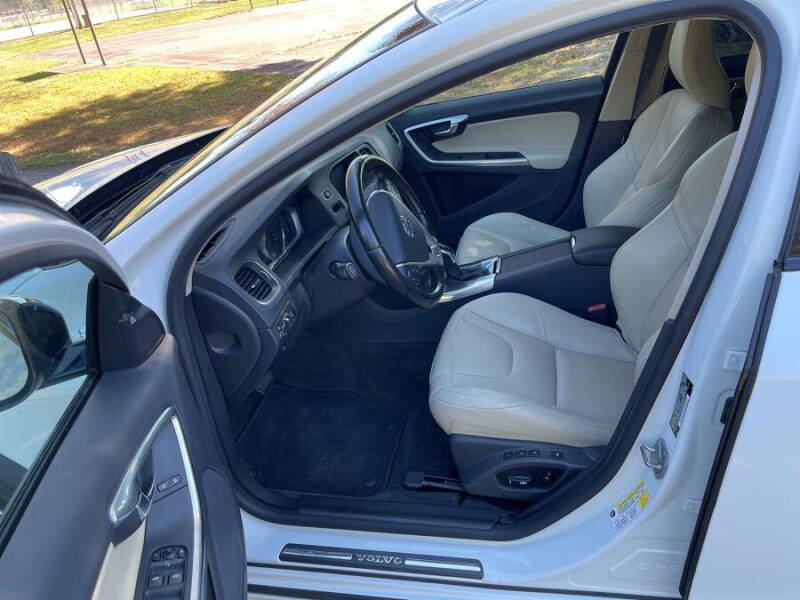 2015 Volvo V60 Cross Country T5