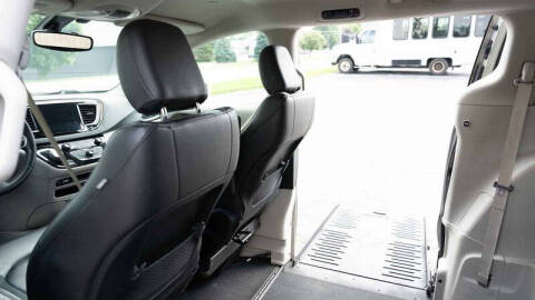 2017 Chrysler Pacifica Touring-L