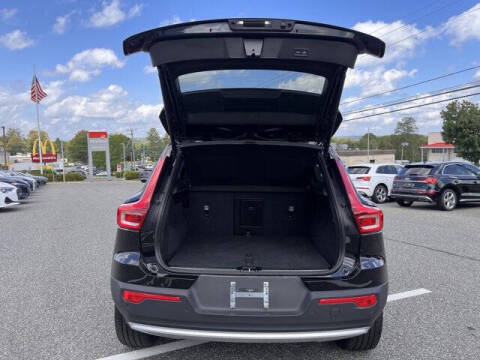 2025 Volvo XC40 B5 Plus Bright Theme