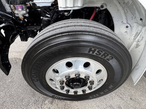 2019 Freightliner M2 106