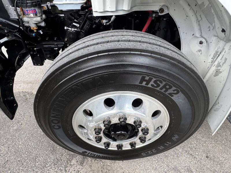 2019 Freightliner M2 106