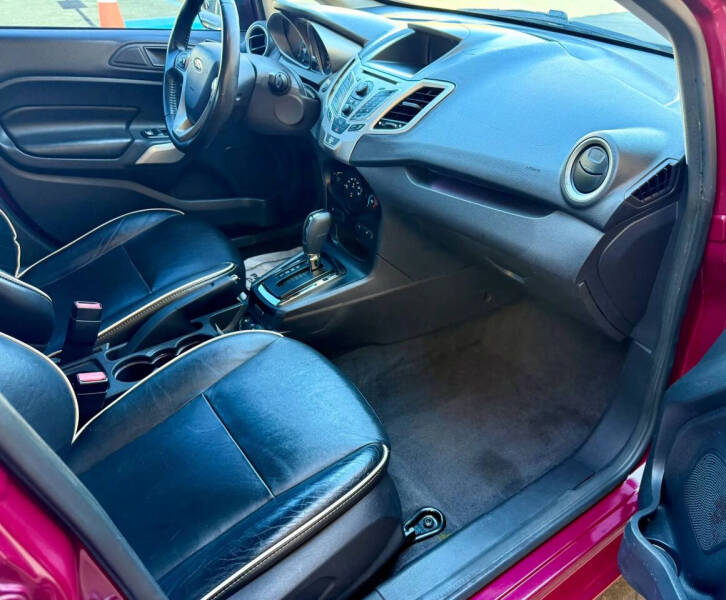 2011 Ford Fiesta SES