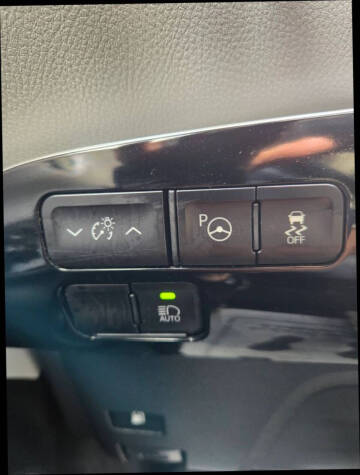 2019 Toyota Prius LE AWD-e