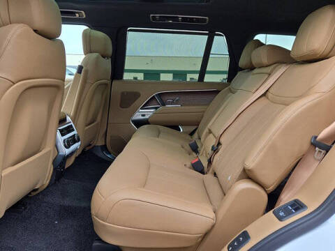 2025 Land Rover Range Rover P400 SE LWB