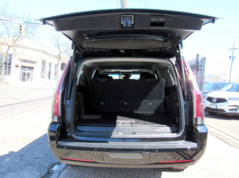 2018 Cadillac Escalade ESV Luxury