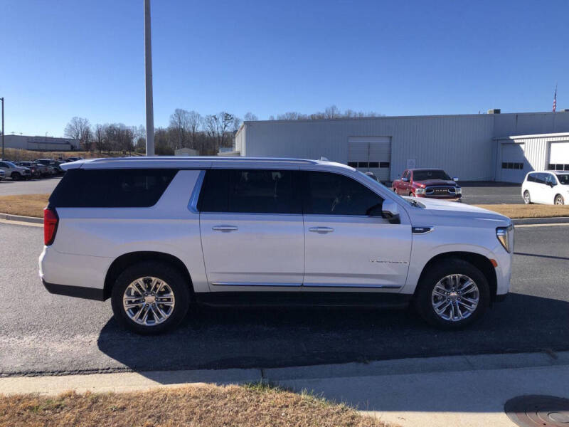 2022 GMC Yukon XL SLT