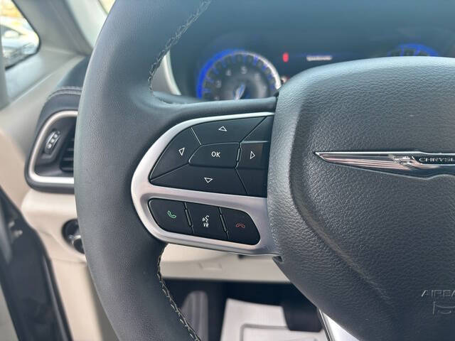 2022 Chrysler Pacifica Touring L
