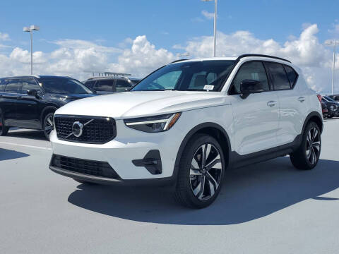 2026 Volvo XC40 B4 Plus