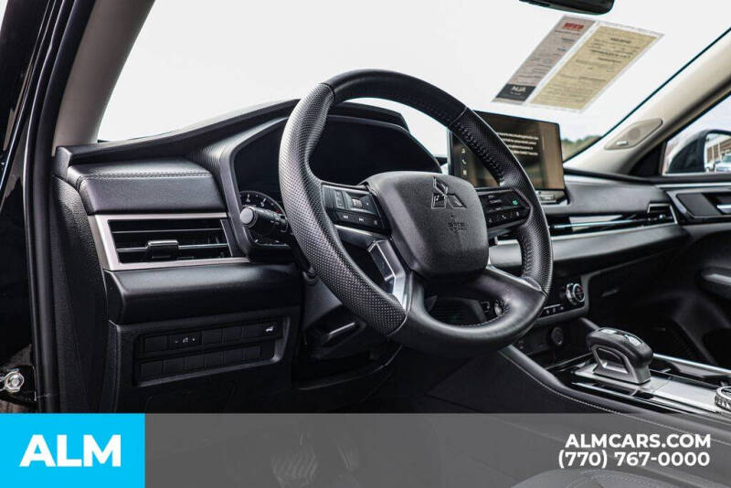 2025 Mitsubishi Outlander SE