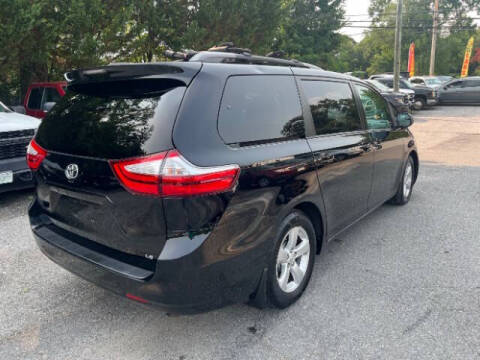 2017 Toyota Sienna LE 8-Passenger