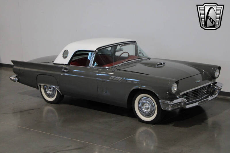 1957 Ford Thunderbird