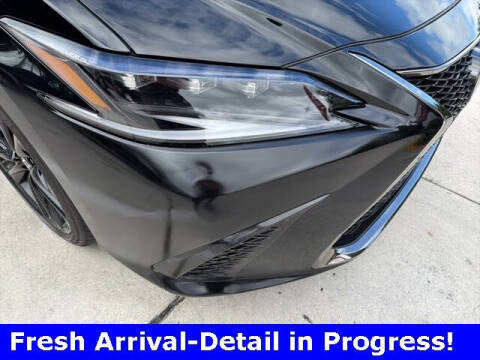 2024 Lexus ES 350 F SPORT Handling