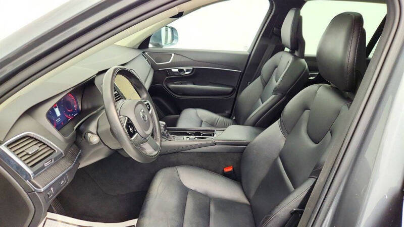 2020 Volvo XC90 T5 Momentum