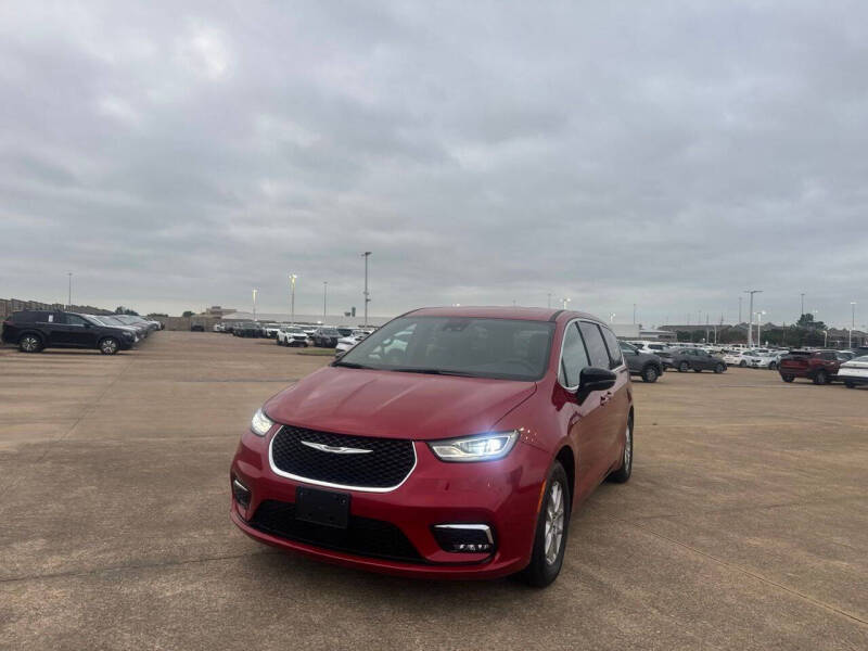 2025 Chrysler Pacifica Select