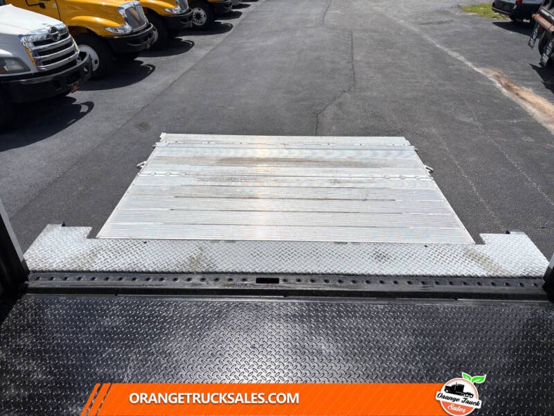 2019 Freightliner M2 106