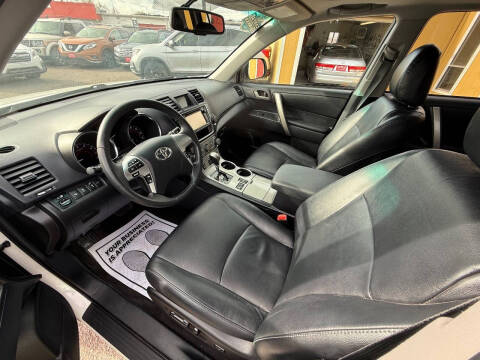 2013 Toyota Highlander SE