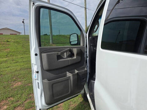 2017 Chevrolet Express LT 3500