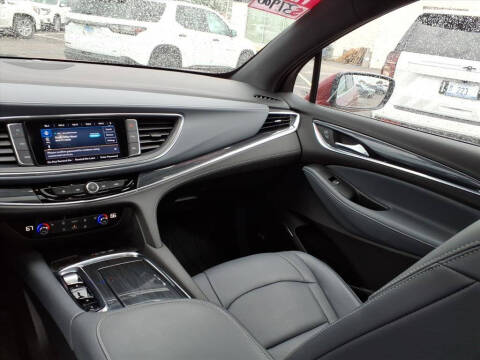 2024 Buick Enclave Essence