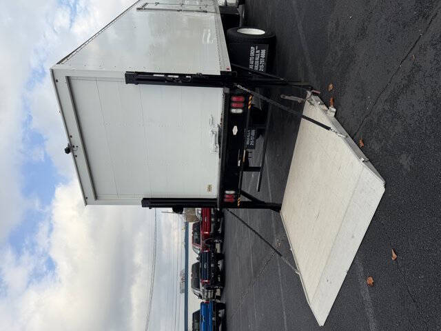 2019 Freightliner M2 106