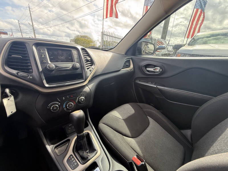 2016 Jeep Cherokee Sport Altitude