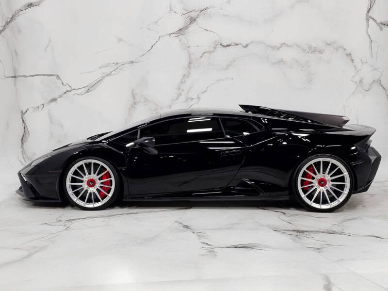 2023 Lamborghini Huracan STO