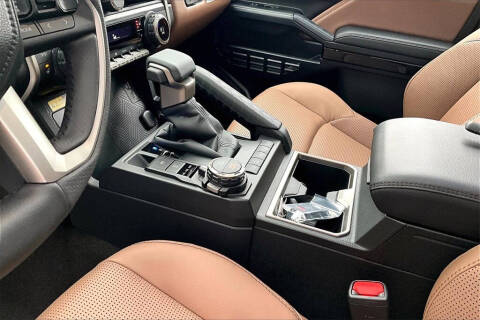 2025 Toyota 4Runner Limited HV