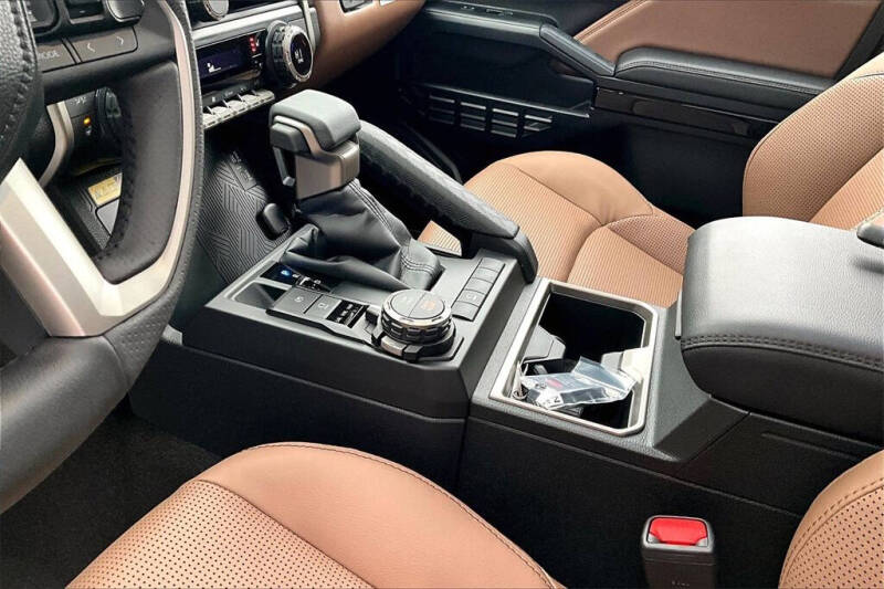 2025 Toyota 4Runner Limited HV