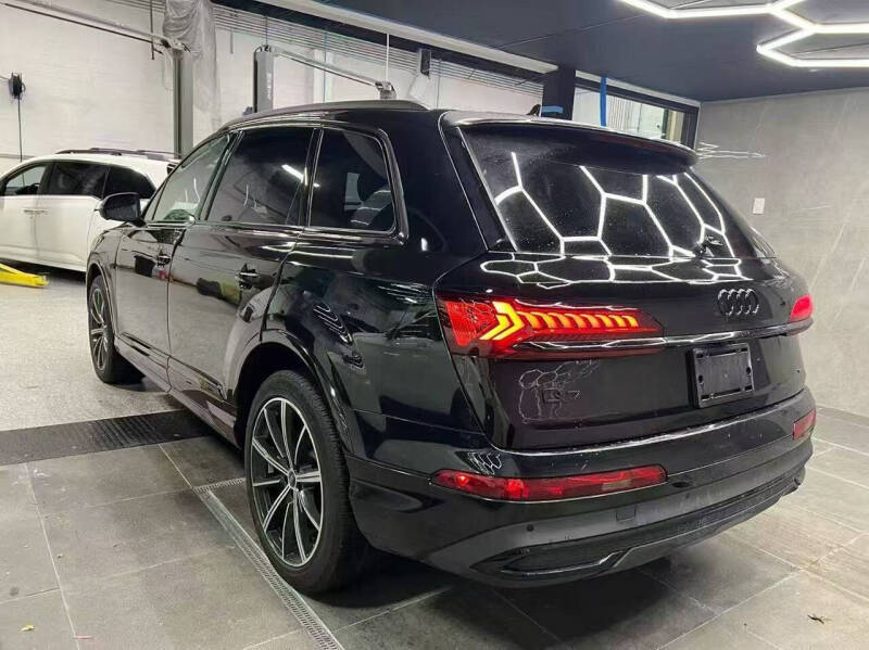 2022 Audi Q7 quattro Premium Plus 55 TFSI