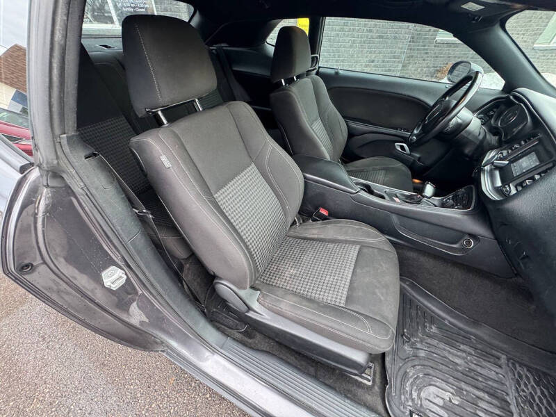 2015 Dodge Challenger SXT