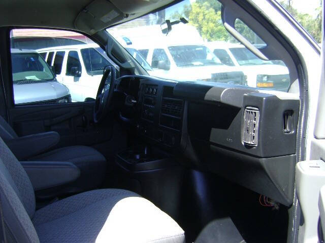 2017 GMC Savana 2500