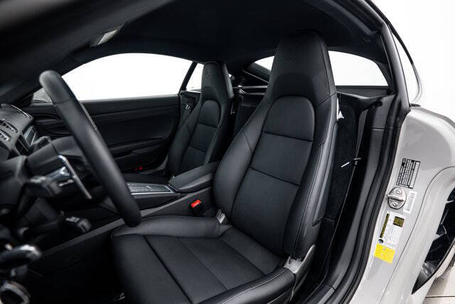 2025 Porsche 718 Cayman