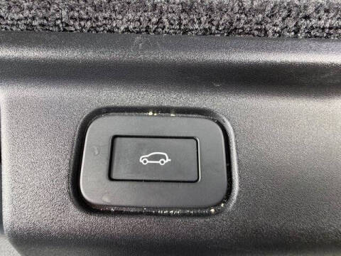 2025 Land Rover Range Rover P400 SE LWB