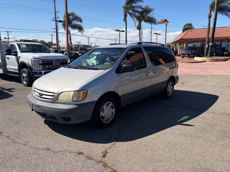 2002 Toyota Sienna LE