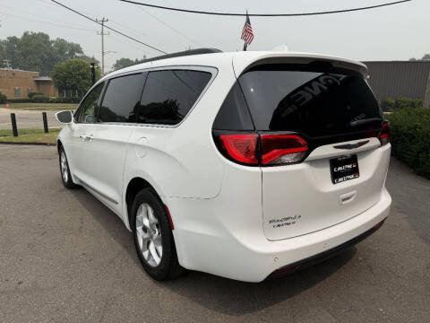 2017 Chrysler Pacifica Touring Plus