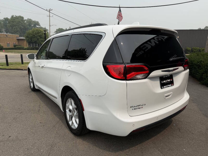 2017 Chrysler Pacifica Touring Plus