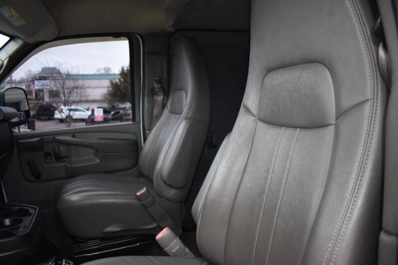 2013 Chevrolet Express Cargo Work Van photo 14