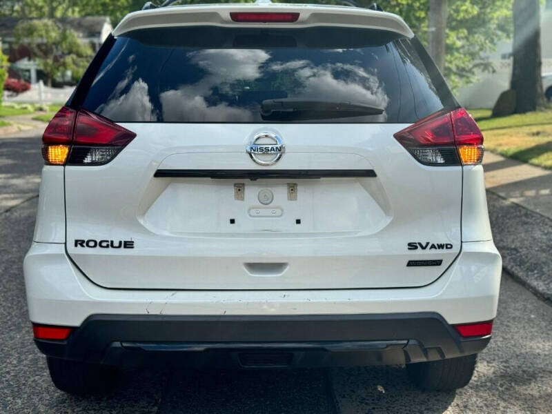 2018 Nissan Rogue SV