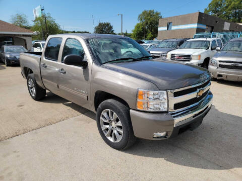 2012 Chevrolet Silverado 1500 for sale at DANNY AUTO SALES in Dallas TX