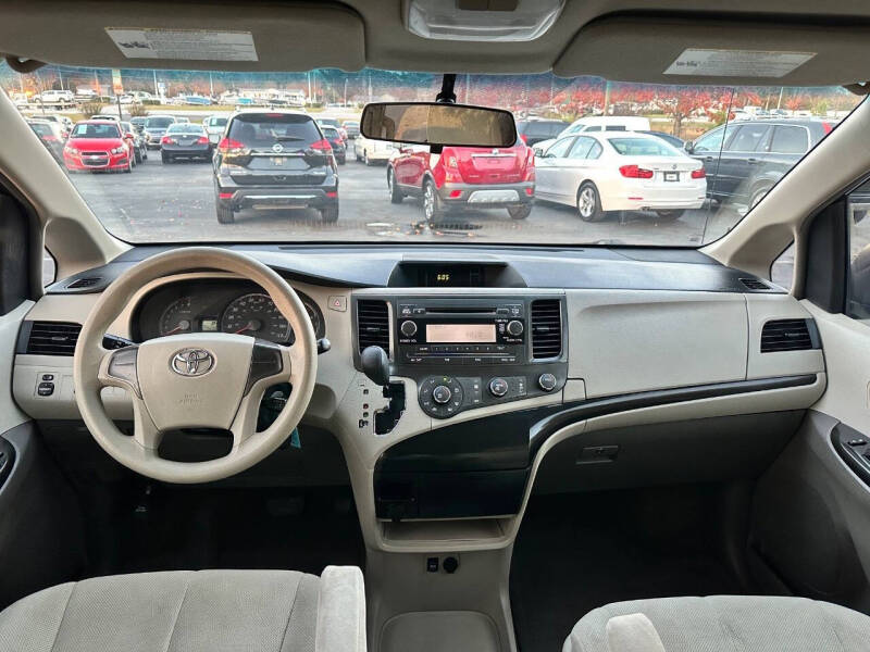2014 Toyota Sienna L 7-Passenger