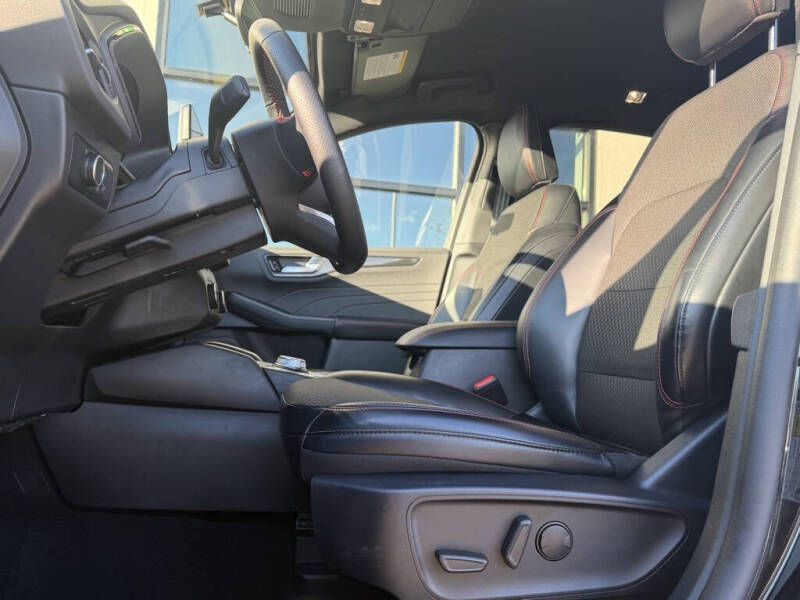 2025 Ford Escape ST-Line