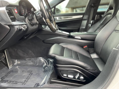 2018 Porsche Panamera Turbo