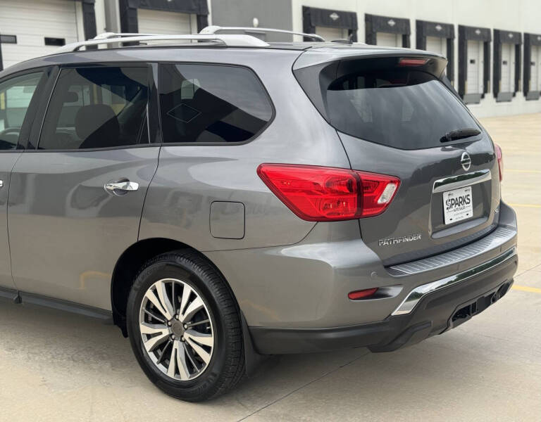 2017 Nissan Pathfinder SL